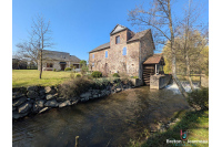 Ancien moulin de caractère sur 6 ha 41 secteur Sainte Suzanne
