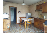 Ensemble immobilier en pierres à Andouillé