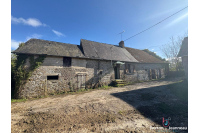 Ancien corps de ferme sur plus de 7 hectares de terres à St Denis de Gastines