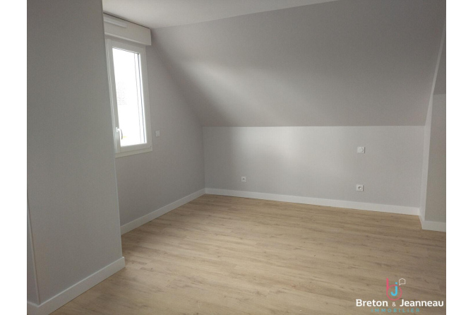 PAVILLON F5 à LASSAY LES CHATEAUX