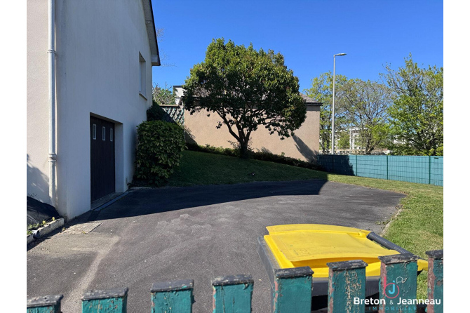 Maison à Laval- Bord de Mayenne- Rive droite