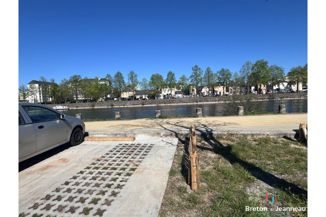Maison à Laval- Bord de Mayenne- Rive droite