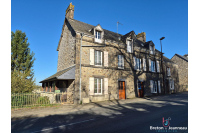 Ensemble immobilier à Ambrières-les-Vallées