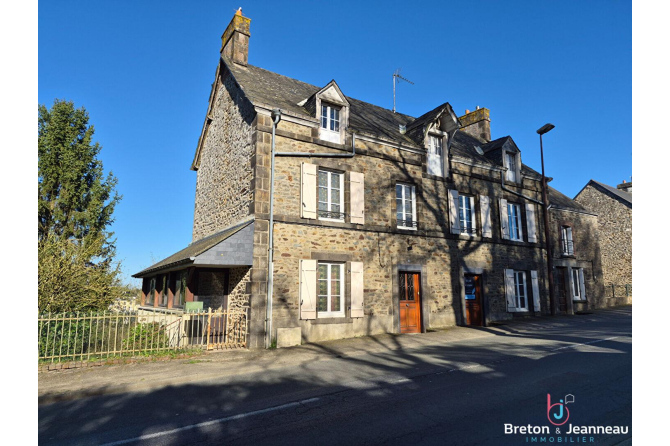 Ensemble immobilier à Ambrières-les-Vallées