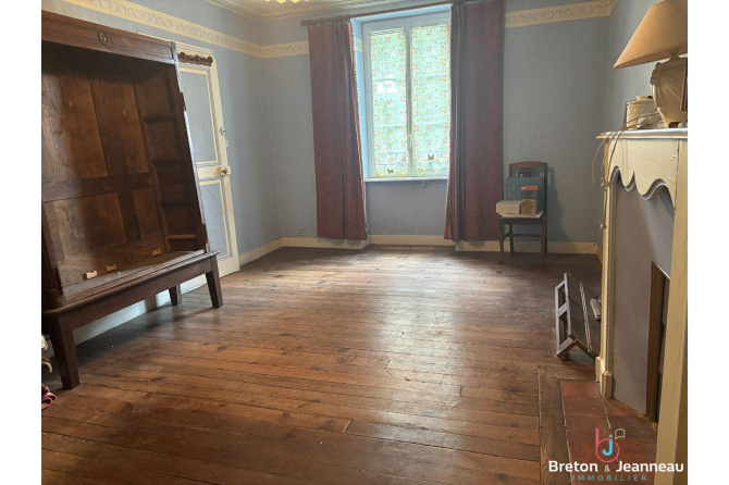 Ensemble immobilier à Ambrières-les-Vallées