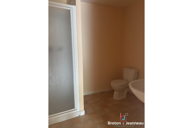 Ensemble immobilier à Ambrières-les-Vallées