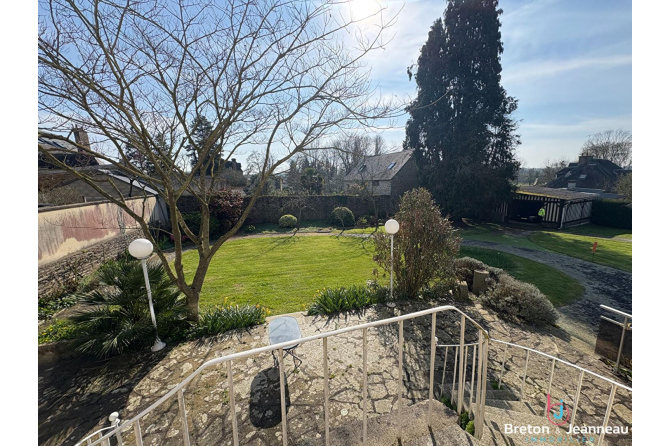 Maison bourgeoise à Saint-Hilaire-Du-Harcouët