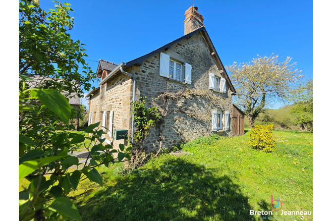 Maison entre Ambrières-les-Vallées et Lassay-les-Châteaux