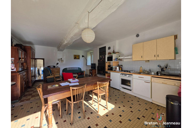 Maison entre Ambrières-les-Vallées et Lassay-les-Châteaux