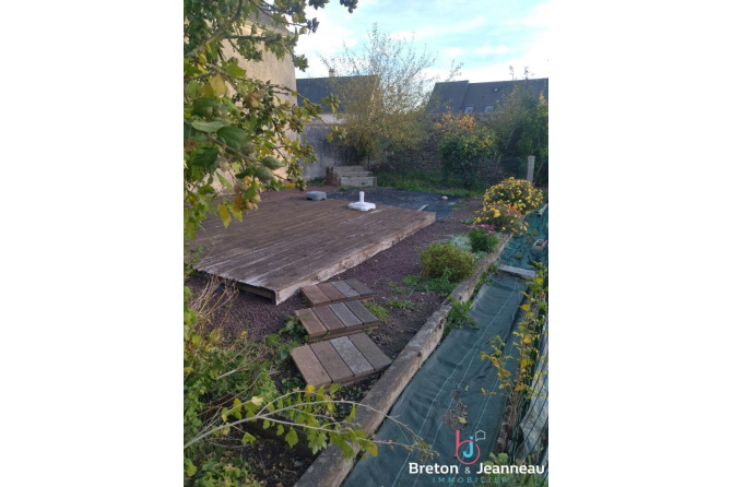 Maison en pierres à Lassay les Châteaux