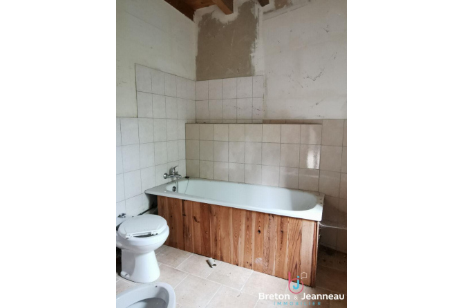 Maison à rénover à Izé