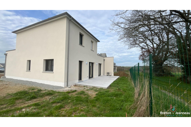 Maison récente à Changé