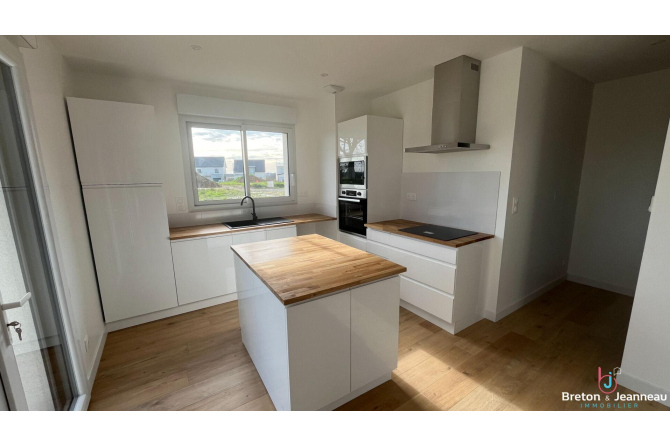 Maison récente à Changé