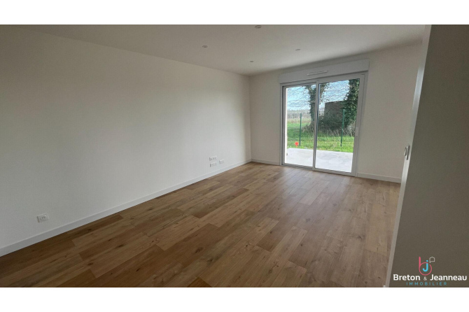 Maison récente à Changé