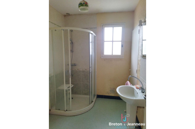 Pavillon à rénover à Martigné sur Mayenne