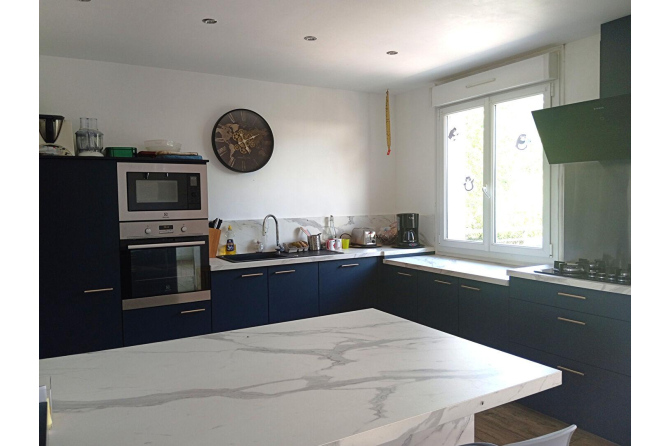 Maison sans voisins avec étang à 8 kms de Mayenne