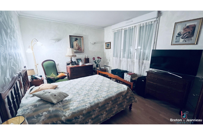 Appartement avec balcons à Laval