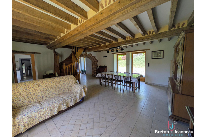 Superbe maison de campagne en pierre en Bais et Evron