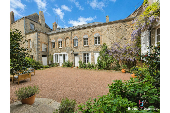 Superbe Hôtel Particulier à Mayenne