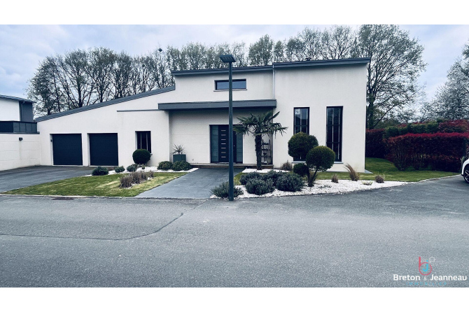 Maison contemporaine à Changé