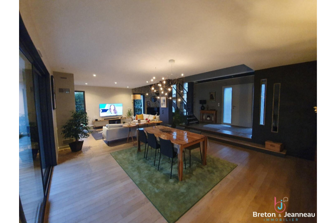 Maison contemporaine à Changé