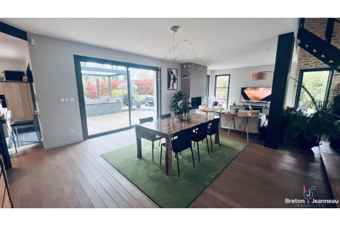 Maison contemporaine à Changé