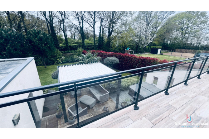 Maison contemporaine à Changé