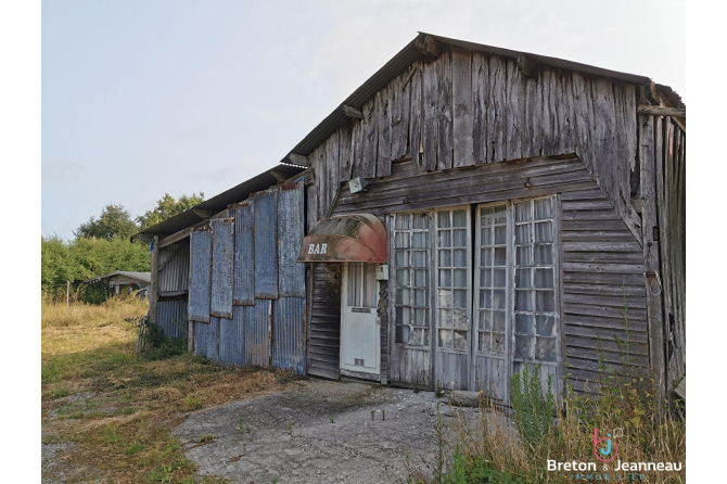 Maison sur 1 hectare 06 à Jublains