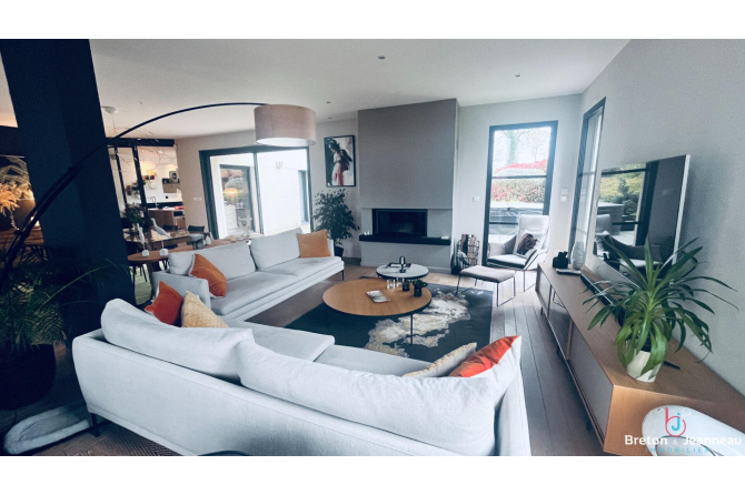 Maison contemporaine à Changé