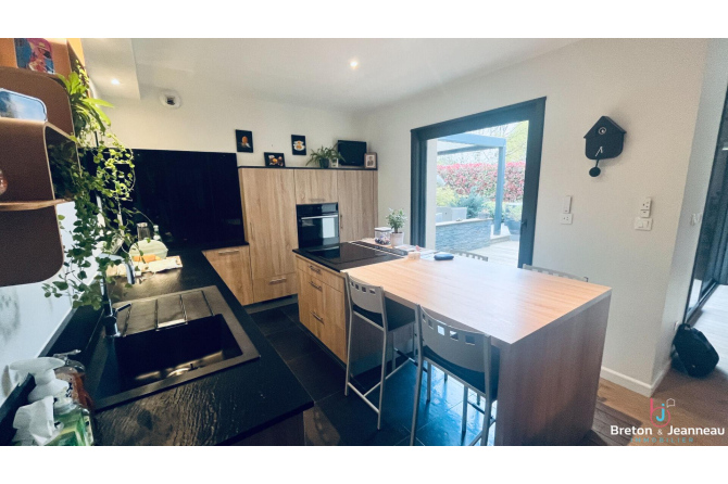 Maison contemporaine à Changé