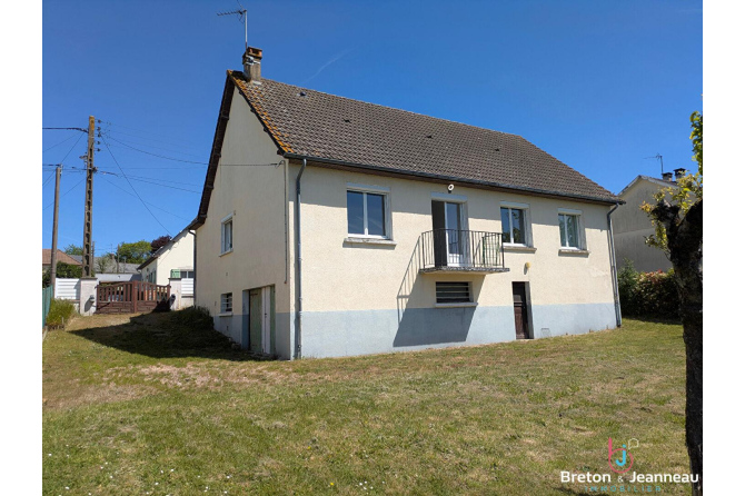 Maison rénovée à Sainte-Suzanne