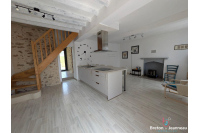 Maison de bourg rénovée à Voutré