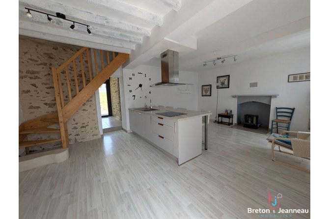 Maison de bourg rénovée à Voutré