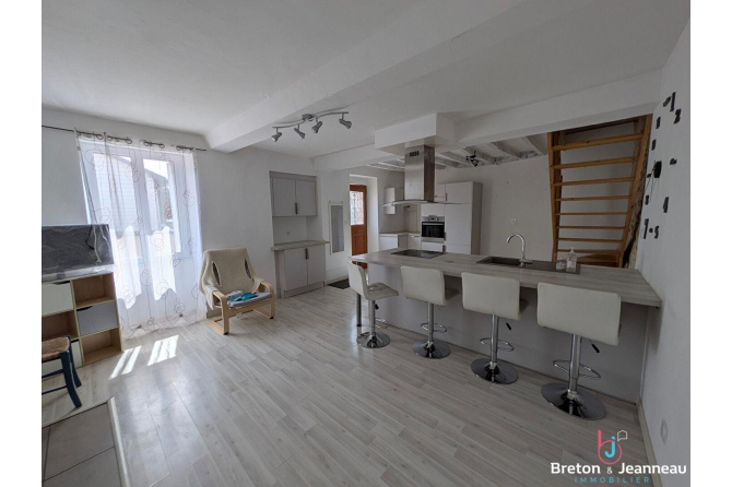 Maison de bourg rénovée à Voutré