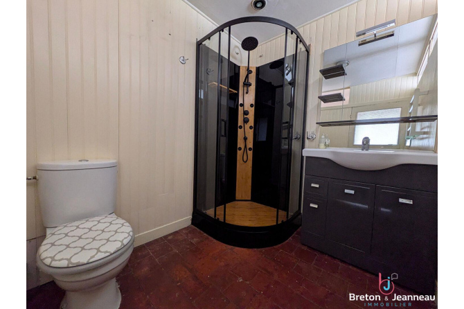 Maison de bourg rénovée à Voutré