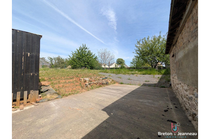 Maison de bourg rénovée à Voutré