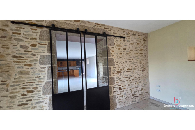 Longère sur 2 ha 55 à Argentré