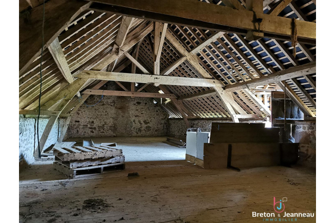 Maison de maître avec pièce d'eau, proche de Villaines la Juhel