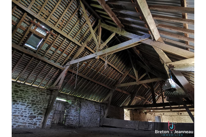 Maison de maître avec pièce d'eau, proche de Villaines la Juhel