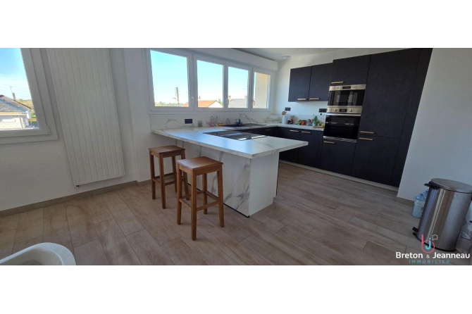 Maison entièrement rénovée à Saint-Berthevin