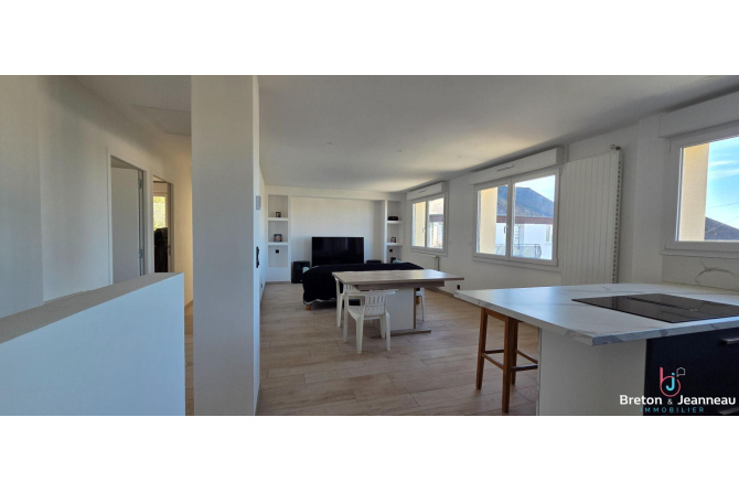 Maison entièrement rénovée à Saint-Berthevin