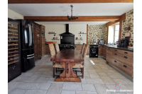 Propriété comprenant maison et gîtes sur 1 ha 27 en Mayenne
