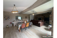 Longères en pierres de 193 m² rénovée  à Ernée