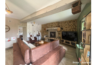 Longères en pierres de 193 m² rénovée  à Ernée