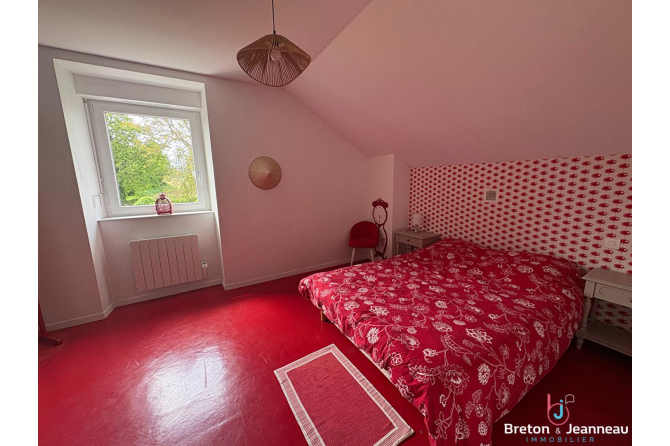 Longères en pierres de 193 m² rénovée  à Ernée