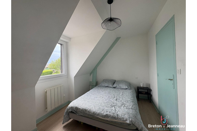 Longères en pierres de 193 m² rénovée  à Ernée