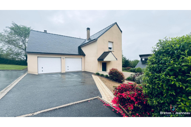 Maison axe Laval / Vitré