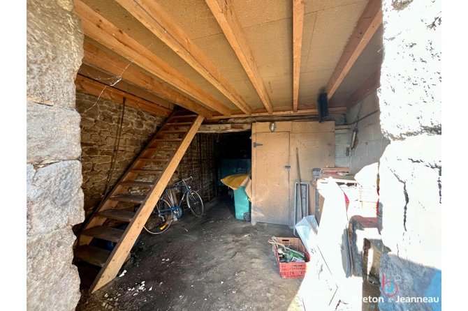 Maison à rénover à proximité de LASSAY-LES-CHÂTEAUX