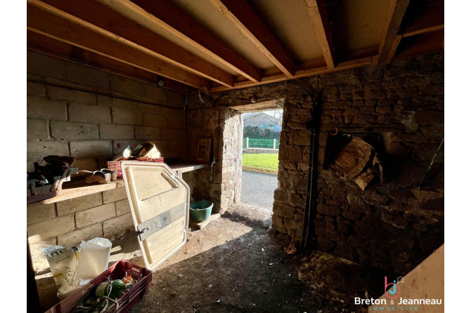 Maison à rénover à proximité de LASSAY-LES-CHÂTEAUX