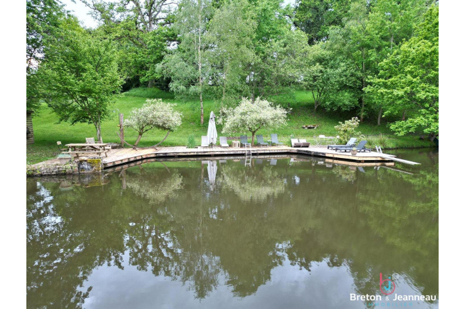 Propriété sur 2 ha 6 avec plan d'eau